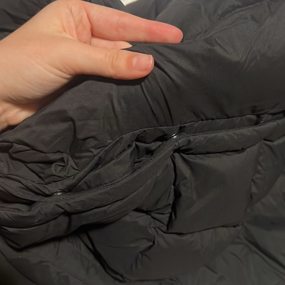 Aritzia THE SUPERSNUG PUFFER MID 
- size large
-color black - Picture 13 of 13